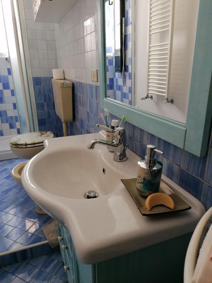 La Volpe Gialla Savona Bagian luar foto